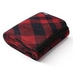 Plaid écossais en laine : l'accessoire tendance pour compléter vos tenues de mode !