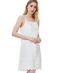 Chemise blanche broderie anglaise : l'accessoire parfait pour accompagner vos meilleures chaussures pour femmes