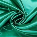 Les chaussures pour femmes en tissu satin vert : un must-have pour la mode féminine